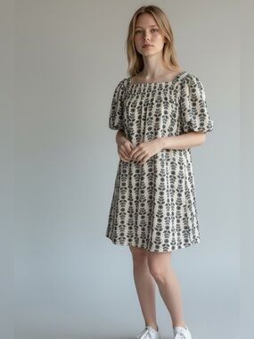 GiGiO Flower Child Smocked Mini Dress Retro Gianna Floral Print NWT Size Medium